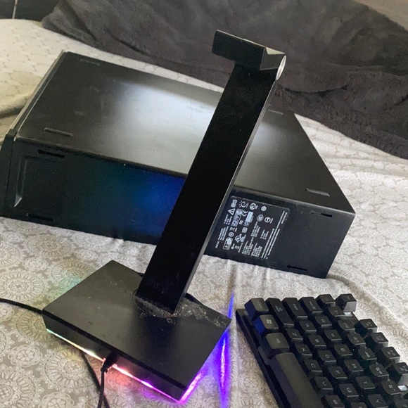 Led head phone stand